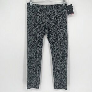 Nike Essential Tight Fit Crop Leggings Gray & Black Size Small NEW with tags!
